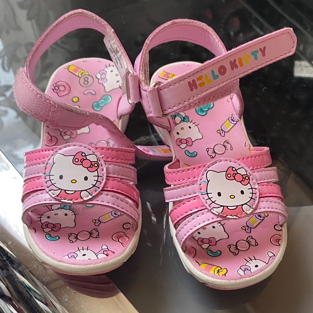 Hello Kitty Pink Toddler Sandals lights up 8 excellent